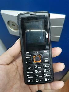 Téléphone portable pas cher S003, 2 cartes SIM, lampe torche LED, radio FM, gros boutons, GSM 2G, pour personnes âgées - Product Image 5