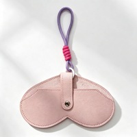 Étui à lunettes tendance Lulin avec bracelet, étui à lunettes de soleil color-block en cuir PU, pochette portable pour lunettes de lecture en forme de cœur