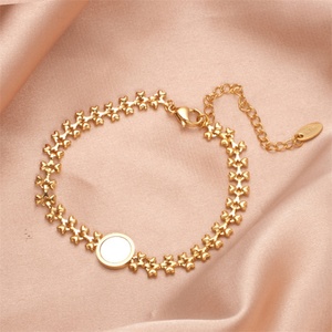 Wholesale Round Charm <b>Shell</b> 18k Gold Plated Stainless Steel Hearts <b>Bracelet</b> for Women - Product Image 1
