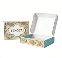 Boîtes d'expédition pliables écologiques en carton ondulé personnalisées avec revêtement UV, pelliculage mat, gaufrage et doublure en mousse pour emballage cadeau et artisanat