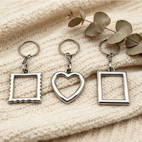 Porte-clés cadre photo DIY en alliage de zinc argenté, en forme de pomme, cadeau décoratif, vente en gros, personnalisable