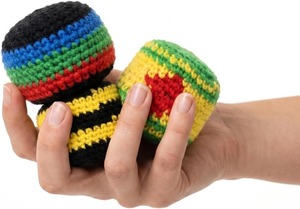 Disponibile: Divertente Footbag all'Uncinetto, Colori Assortiti, Palloni Morbidi Lavorati a Maglia per Bambini e Principianti - Product Image 6
