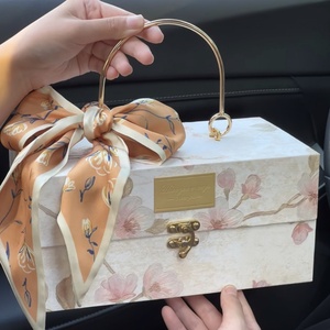 Vela de Regalo para Dama de Honor o Cumpleaños, Portátil, con Diseño Floral Chapado en Oro, Rígida, de Alta Gama, Ecológica, con Impresión UV - Product Image 2