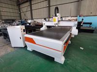 Máquina Router CNC 1325 de Bajo Precio con Control NC Studio/Mach3, Engranaje y Motor de Eje Único para Corte y Grabado de Madera
