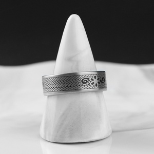 Pulsera Sencilla Personalizada de Acero Inoxidable para Mujer, Brazalete Ajustable de Moda para Hombre y Mujer, Joyería al por Mayor - Product Image 4