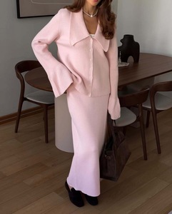 Ensemble deux pièces en tricot rétro pour femme-Cardigan à grand col et <span class=keywords><strong>jupe</strong></span> mi-longue en <span class=keywords><strong>rose</strong></span> pour l'automne, l'<span class=keywords><strong>hiver</strong></span> et les vêtements élégants - Product Image 1