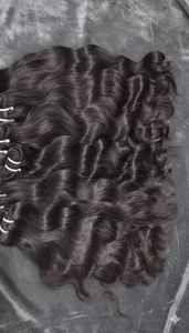 Lots de cheveux bouclés européens bruts en gros, 100 % cheveux humains vierges non traités, motif de boucles naturelles européennes, extrémités épaisses et complètes - Product Image 2