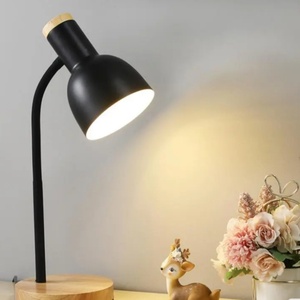Lampe de table LED nordique moderne rechargeable 360° °   Lampe de lecture réglable en fer pour la protection des yeux, idéale pour les chambres et les bureaux, avec abat-jour en métal et alimentation CC - Product Image 2