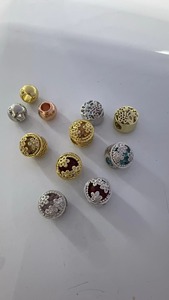 Abalorio colgante de latón chapado en oro de 18k para niños, de moda, con diseños de <span class=keywords><strong>Fe</strong></span> Be Free, tapa de botella de refresco, mascota, gato, avión, maleta, deslizador de viaje y pulsera - Product Image 5