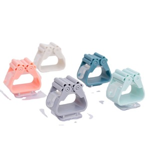 Support de balai pour salle de bain, crochet en plastique durable, style simple, accessoire d'entretien ménager - Product Image 4