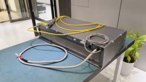 <span class=keywords><strong>Source</strong></span> laser à fibre de petite taille, qualité de faisceau parfaite, refroidissement par air CW monomode CS 3000W 5000W pour l'élimination des obstacles, travaux en extérieur - Product Image 4