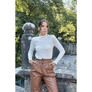 Pull tricoté col roulé Off-White pour femme, motif imprimé décontracté, broderie frontale, grande taille, fermeture éclair, chaud pour l'hiver, vente en gros - Product Image 4