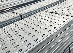 Vente directe d'usine de plateaux de câbles perforés galvanisés à chaud pour plateformes industrielles et couloirs de tuyauterie - Product Image 6