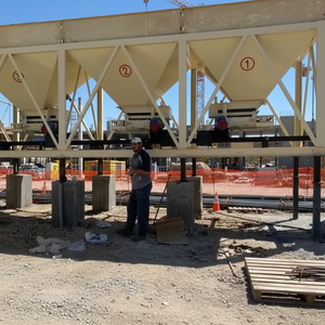 Centrale à béton avec système de trémie à granulats pour la construction industrielle et les projets d'infrastructure - Product Image 3