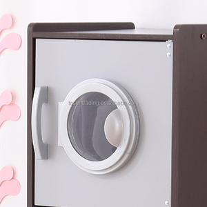 Jouet d'intérieur en bois pour enfants : Laverie miniature avec fer à repasser et panier - Espresso - Product Image 4