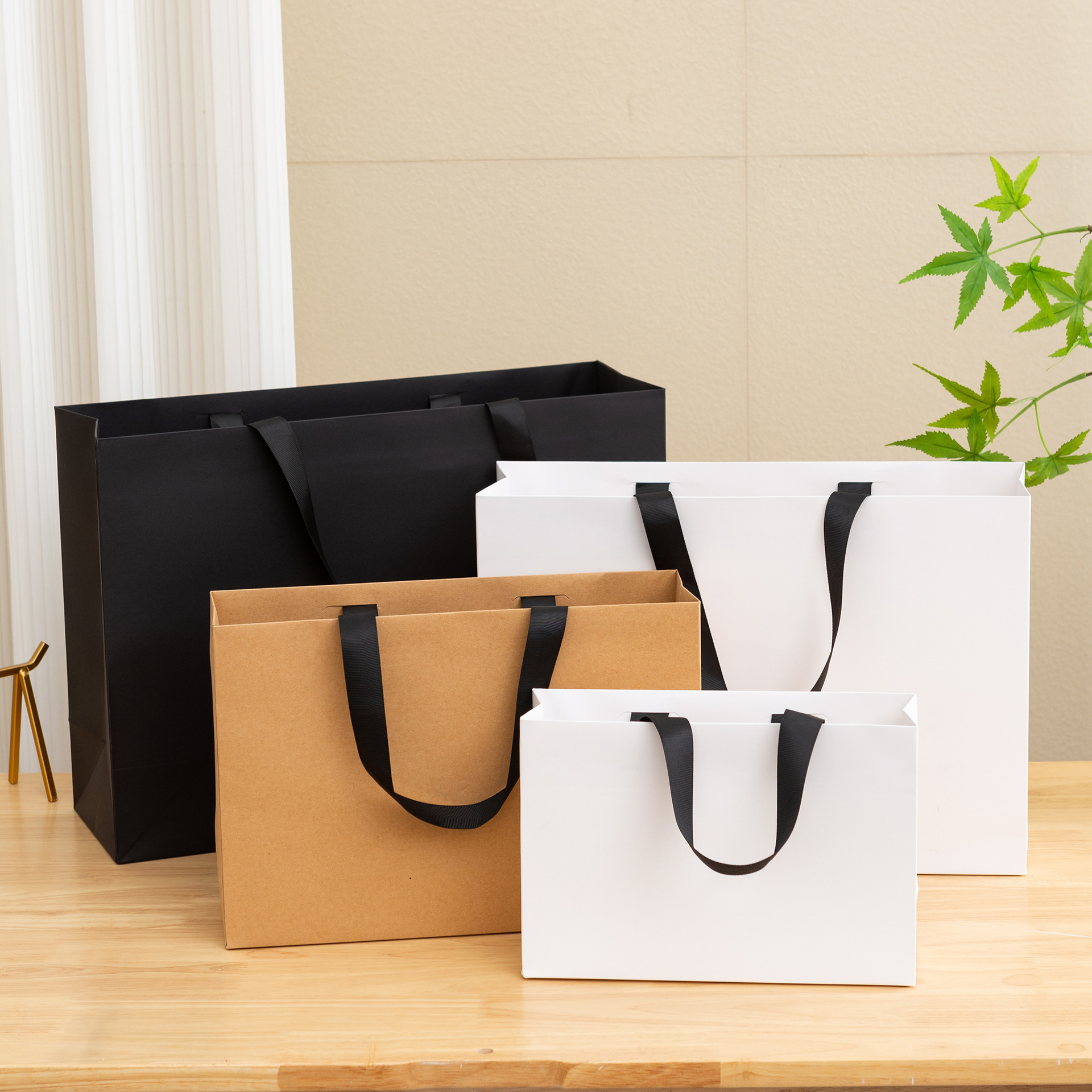 Luxury Paper Bag Jewelry Watch Clothing Packsging Customized Logo Printed Shopping Bags for Small Business
