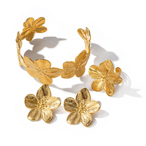 <span class=keywords><strong>G2415</strong></span> Venta al por mayor de acero inoxidable 18K chapado en oro PVD Brazaletes de flores grandes Pendientes Anillos Conjuntos de joyería de moda - Product Image 1