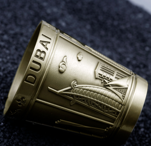 Verres à vin classiques de style Dubaï Objets d'art de luxe <span class=keywords><strong>en</strong></span> alliage de <span class=keywords><strong>zinc</strong></span> pour la commémoration touristique Verre à l'ancienne personnalisé PC - Product Image 4