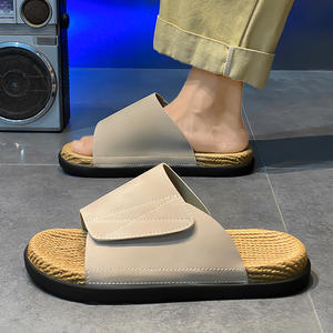 Simple Matching Men'S <b>Slippers</b> Popular Men'S <b>Slippers</b> Lightweight And Inexpensive Men'S Clogs <b>Slippers</b> Sandals - Product Image 4