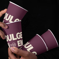 Emballage de boulangerie chic et luxueux avec logo gaufré en feuille d'or pour café tendance et marque de boulangerie moderne