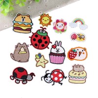 Patchs brodés mignons de dessins animés à thermocoller pour la réparation de vêtements, patchs décoratifs pour vêtements d'enfants, vestes, sacs