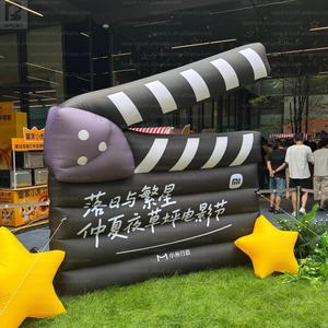 Pizarra <span class=keywords><strong>de</strong></span> <span class=keywords><strong>cine</strong></span> inflable gigante, bastón <span class=keywords><strong>de</strong></span> <span class=keywords><strong>cine</strong></span> inflable, pizarra <span class=keywords><strong>de</strong></span> <span class=keywords><strong>cine</strong></span> grande, accesorio temático <span class=keywords><strong>de</strong></span> <span class=keywords><strong>cine</strong></span> para eventos cinematográficos - Product Image 2