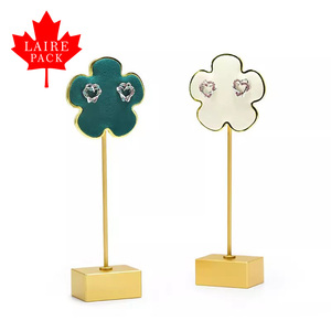 LAIRE Petit et créatif présentoir à bijoux en microfibre métallique en forme de fleur pour perles. - Product Image 1