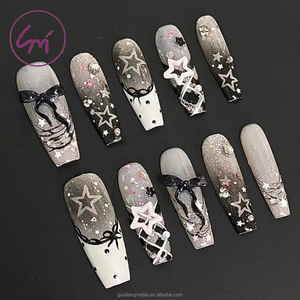 <span class=keywords><strong>Uñas</strong></span> postizas <span class=keywords><strong>acrílicas</strong></span> al por mayor, de cobertura completa, <span class=keywords><strong>largas</strong></span>, tipo ataúd, con degradado negro/gris, estrellas/lunas, efecto plateado y pedrería 3D. - Product Image 3