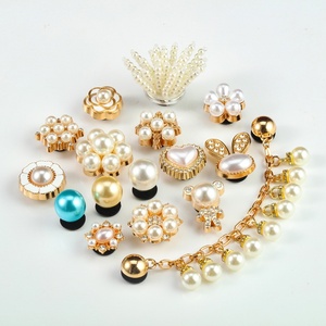 Breloques de chaussures en plastique brillant effet cristal en gros pour accessoires de sabots DIY <span class=keywords><strong>et</strong></span> <span class=keywords><strong>d</strong></span>écorations scintillantes pour femmes <span class=keywords><strong>et</strong></span> filles - Product Image 3