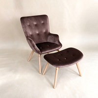 Fauteuil de luxe en velours à dossier haut, capitonné, avec ottoman, pour salon, chambre ou hôtel