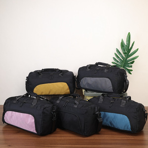 Sac de sport à bandoulière en nylon imperméable grande capacité, personnalisé, tendance, pour voyage, sport et fitness, avec séparation sec/humide, fermeture éclair, vente chaude - Product Image 1