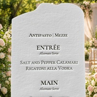 Carte de menu de luxe découpée et gaufrée, forme obelisque, débossée, 600 g/m², blanche, avec noms personnalisés, date, impression typographique, invitation de mariage