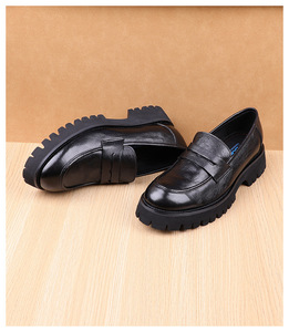 รองเท้าหนังผู้ชายสไตล์ฤดูใบไม้ร่วงล่าสุดย้อนยุคธุรกิจทางการพื้นหนา - Product Image 4