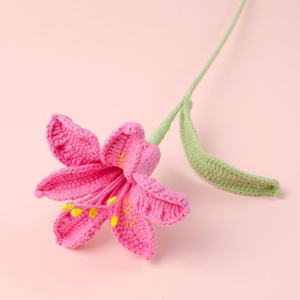 Bouquet di <span class=keywords><strong>Fiori</strong></span> Artificiali Lavorato a Mano all'Uncinetto: Ramo di Giglio a Sei Foglie, Giglio delle Nevi - Product Image 2