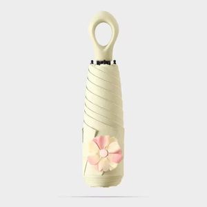 Paraguas Plegable de Tres Secciones con Diseño de Fruta y Logotipo Personalizado, Color Durazno, 190T Pongee, para Sol y Lluvia, Tipo Botella de Vino - Product Image 1