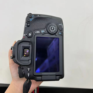 กล้อง EOS 70D Canon DSLR ขายส่ง ของแท้ มือสอง กล้องดิจิตอลพร้อมแบตเตอรี่และที่ชาร์จแบตเตอรี่ - Product Image 4