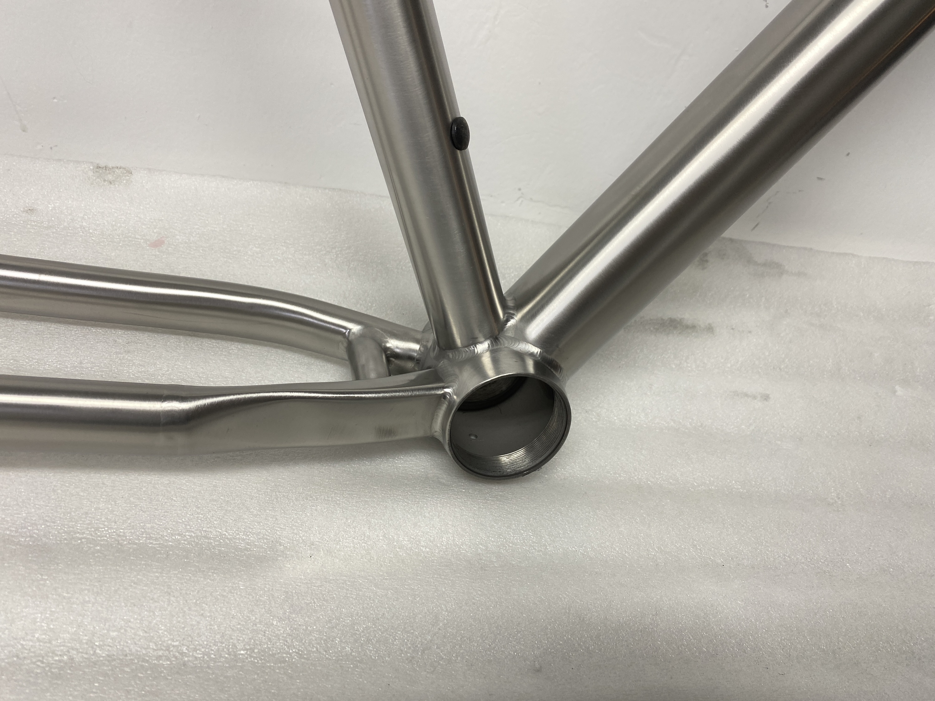 Waltly Titanium Gravel Bicycle Frame - Full Internal Cable Routing