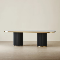 Meubles de cuisine intérieurs de luxe, table à manger rectangulaire incurvée noire avec plateau en marbre blanc