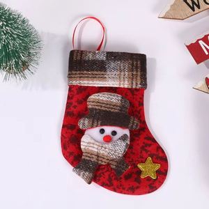 Chaussette de Noël à carreaux pour décoration, écologique, en non-tissé, imprimée sérigraphiée, sacs cadeaux traditionnels pour fêtes et cadeaux de Noël - Product Image 4
