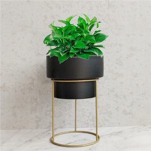 <span class=keywords><strong>Vaso</strong></span> in <span class=keywords><strong>Ceramica</strong></span> Nordico per <span class=keywords><strong>Piante</strong></span> <span class=keywords><strong>Grasse</strong></span>, Piccolo, Nero Opaco con Finitura Smaltata, per Casa e Giardino - Product Image 3