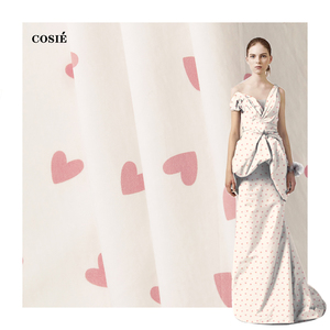 Tela de satén 100 algodón con estampado digital, muselina lisa con estampado de corazones de amor, para disfraz - Product Image 1