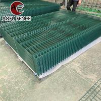 Offre Spéciale de clôture en treillis métallique soudé en 3D vert avec poteaux utilisés pour les clôtures de jardin