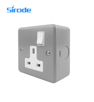 Sirode T6 estándar británico moderno 3 Gang 2 vías eléctrico pared luz interruptor Bot y enchufe caja de Metal para el hogar