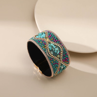 Bracelet Bohème Tendance à Fermoir Magnétique, Bijou Fait Main avec Perles de Pierre Concassée, Bracelet Large pour Femme
