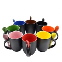 Fabricant de tasses en gros – Tasses en céramique personnalisées, glaçure rouge et noire, vente chaude, cadeau, tasse à café en porcelaine