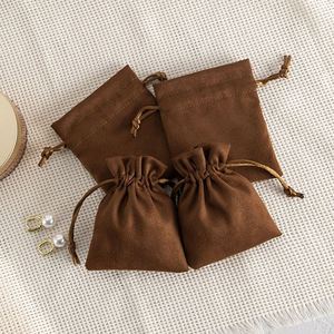 ถุงผ้ากำมะหยี่แบบมีเชือกผูก ขนาด 13x18 ซม. สำหรับใส่เครื่องประดับ แหวน ต่างหู สร้อยคอ  บรรจุภัณฑ์ของขวัญ หลายขนาด - Product Image 2