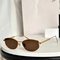 Lunettes de soleil unisexes tendance de marque de luxe, monture carrée en métal, dégradé, protection UV complète, dorées