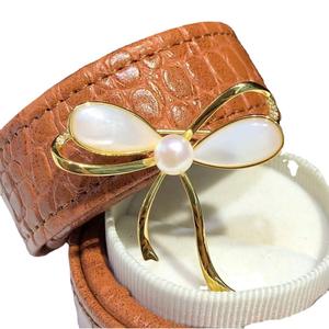 Broches de Moda con Perlas de Agua Dulce de 7-8 mm, Diseño de Flor y Lazo, Decoración de Concha Madre, Marca Welfare AK Pearl - Product Image 5