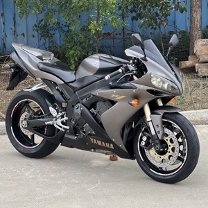 YZF-R1, Motocicleta Deportiva de Primera Línea Usada, 998cc, Refrigeración Líquida, Motor de Cuatro Cilindros en Cruz, ABS, TCS, para Carreras en Pista - Product Image 1