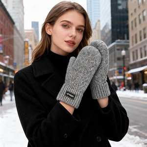 Gants mitaines d'hiver personnalisés avec logo pour femmes - Product Image 2